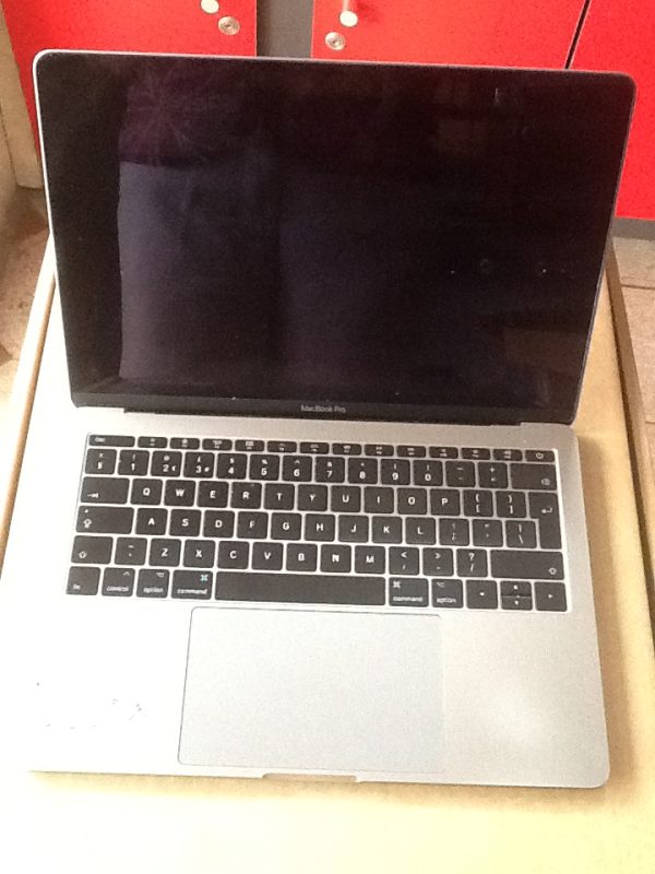 uk-used-apple-macbookpro-2017-core-i5-8gb-256gb-ssd